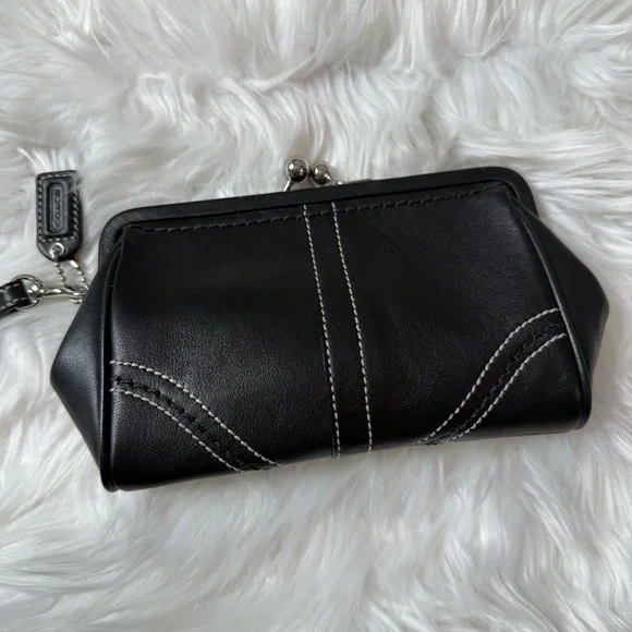 Coach RARE Kisslock Y2K Black Leather Clutch Wristlet - Picture 3 of 16